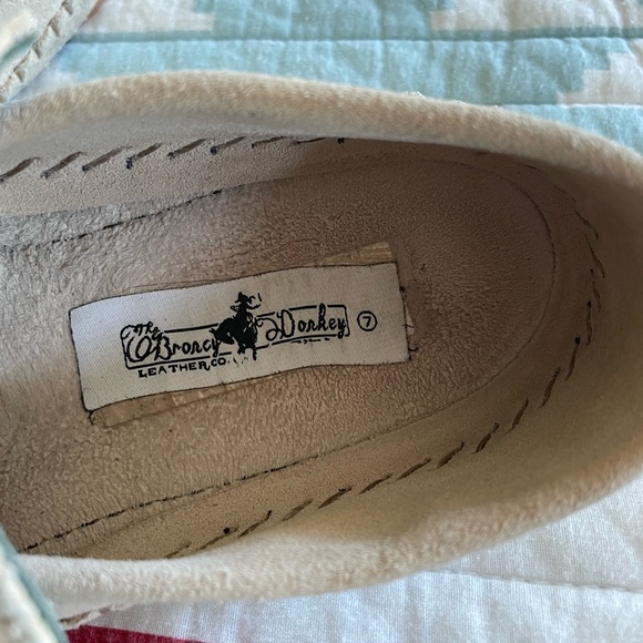 Broncy Donkey 🫏 moccasins sz 7 - Picture 2 of 4